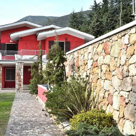 Villa Rossa *